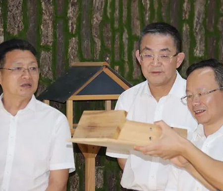 省政协副主席陈小平一行调研大盘山昆虫研究院 关注优尼家科研平台建设