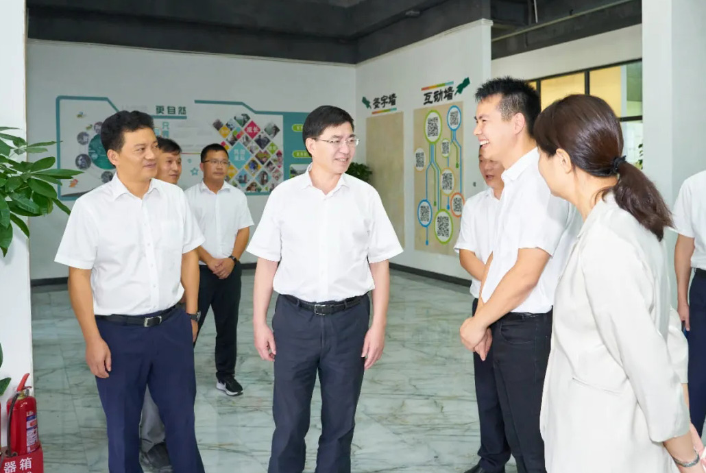 1781600353155532.jpg 媒体报道21-1.jpg